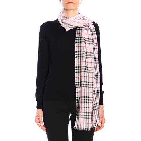 foulard burberry femme rose|L'écharpe Burberry .